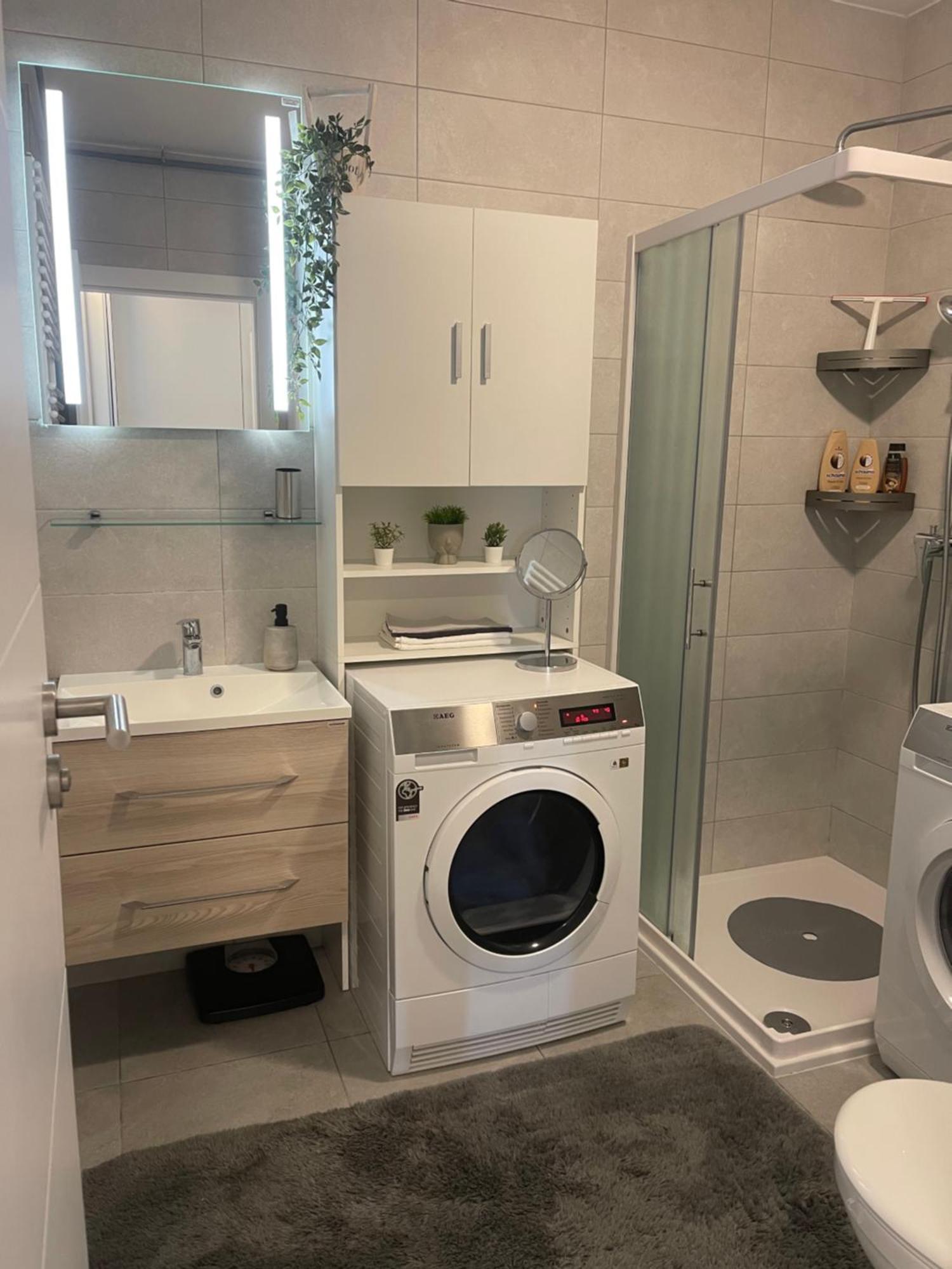 Luna,Central,Self-Check In,Ac,Wi-Fi, Washer,Free Parking Zaprešić Buitenkant foto
